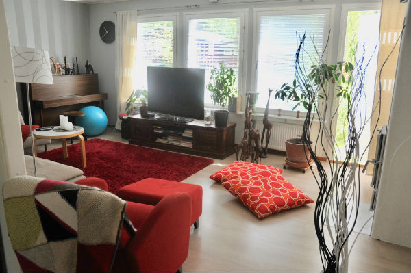 Pornaisissa perhekoti Kuusikon olohuone