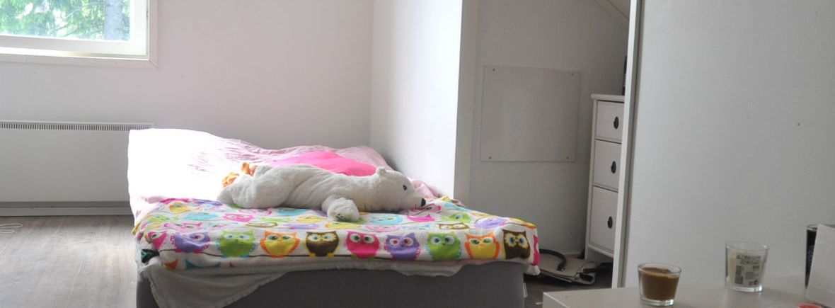 Perhekoti Kuusikon värikäs nuoren huone / Kuvaaja Pietu Takala