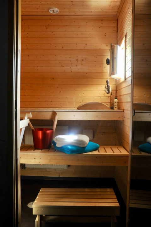 Pornaisissa perhekoti Kuusikon sauna