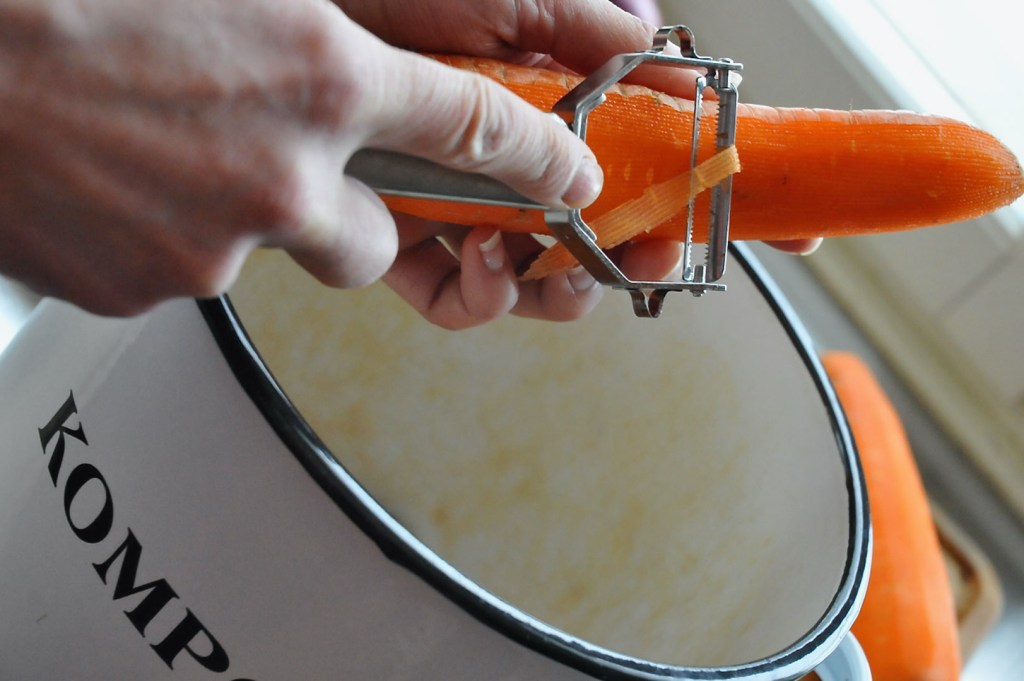 Karkkilassa Villa Dorotheassa ruoan valmistus